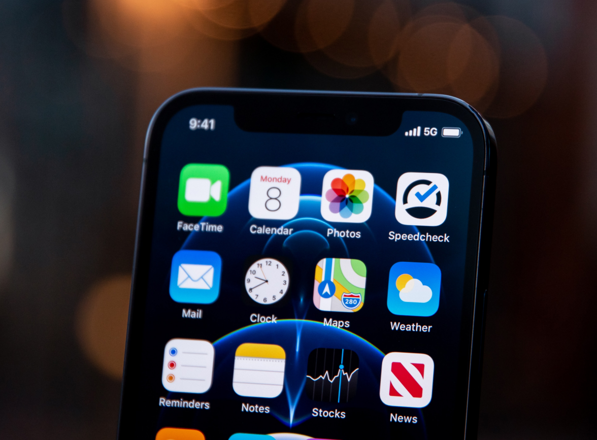 白马井镇苹果手机维修分享为什么 iPhone 12 在冬季会自动关机 